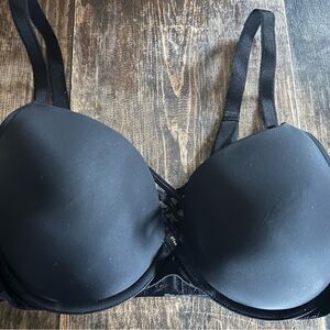 Torrid Size 38D Black XO Boost Plunge Underwire Bra W/ Criss Cross Front
